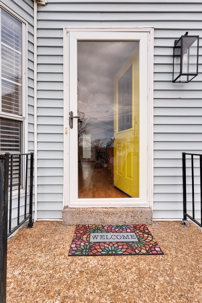 933 Ilawood Dr, Nashville, TN 37211