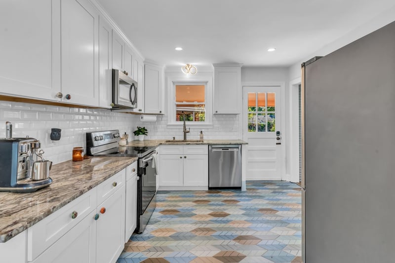 2205 Crestline Dr, Nashville, TN 37214