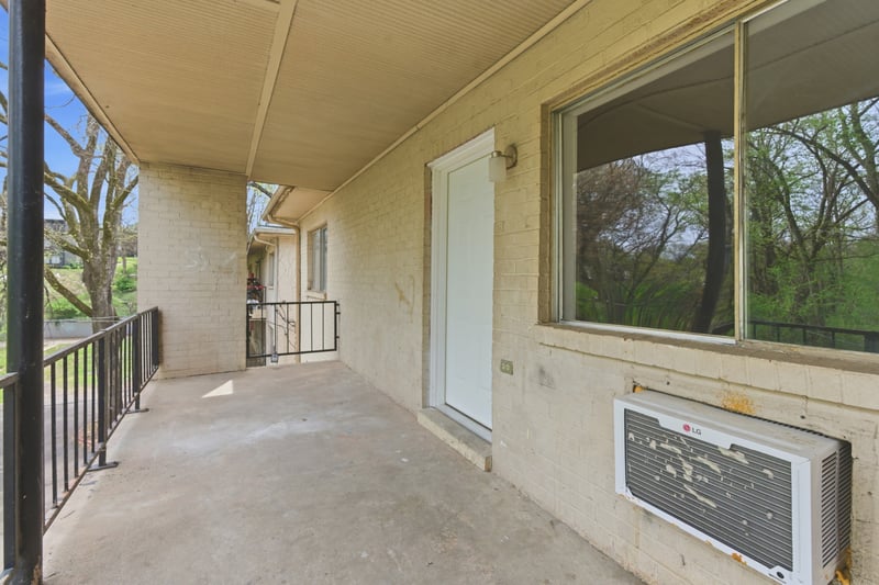 550 Harding Pl #F121, Nashville, TN 37211