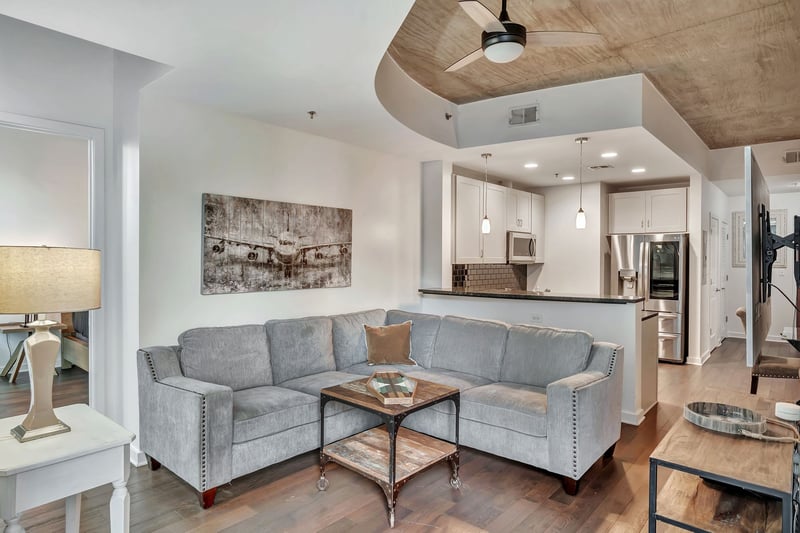 301 Demonbreun St #1120, Nashville, TN 37201