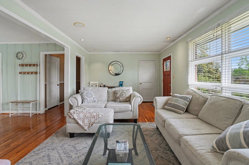 640 Hogan Rd, Nashville, TN 37220