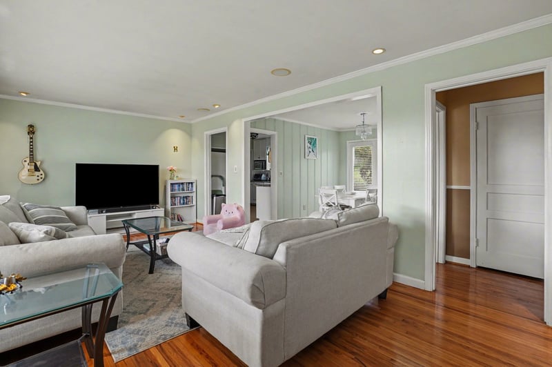 640 Hogan Rd, Nashville, TN 37220