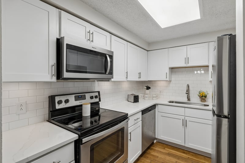 500 Paragon Mills Rd #M11, Nashville, TN 37211