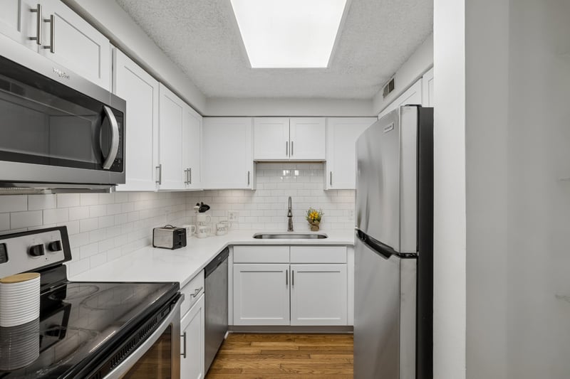 500 Paragon Mills Rd #M11, Nashville, TN 37211