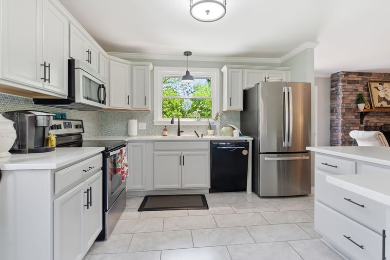 141 Maple Dr, Hendersonville, TN 37075