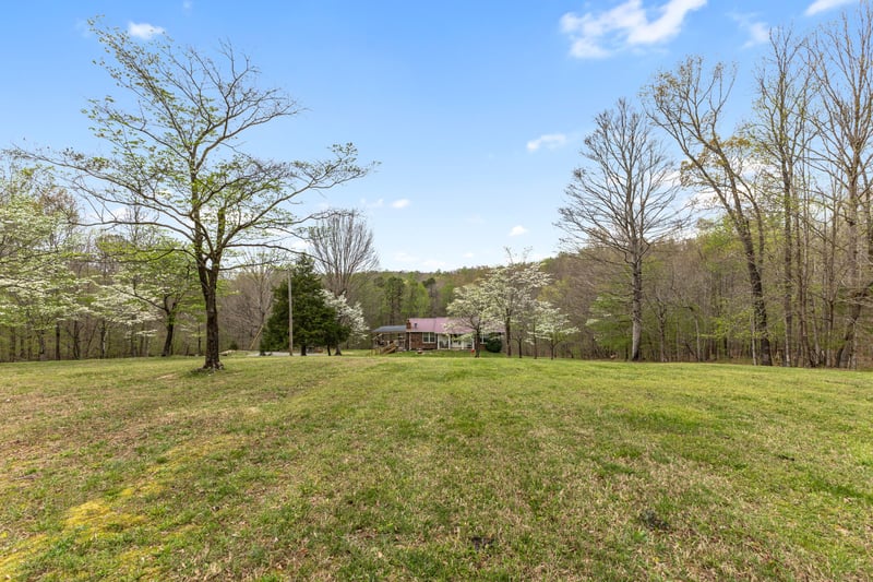 180 Hill Rd, Vanleer, TN 37181