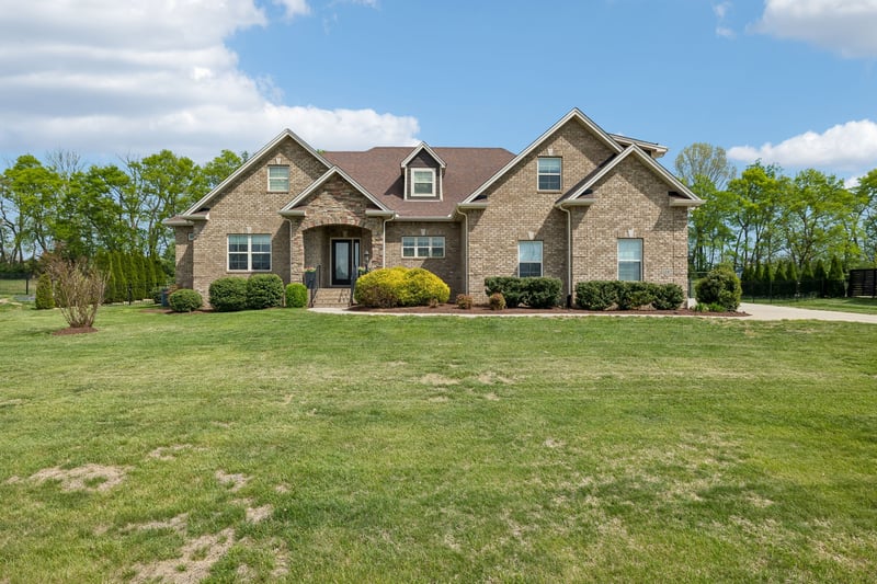 1067 Caballo Trl, Gallatin, TN 37066