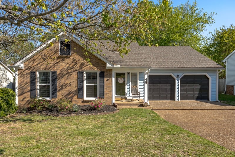 5037 English Village Dr, Nashville, TN 37211