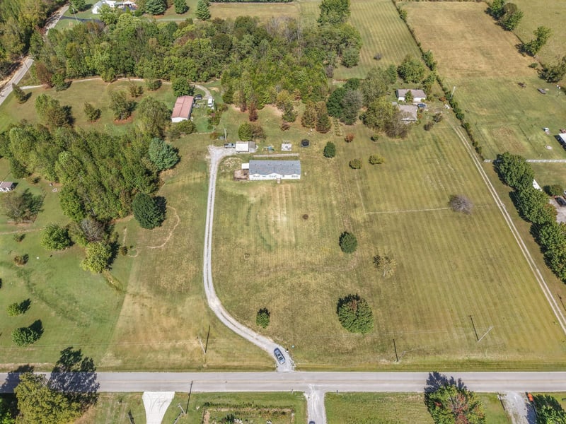 2309 W Mount Vernon Rd, Bethpage, TN 37022