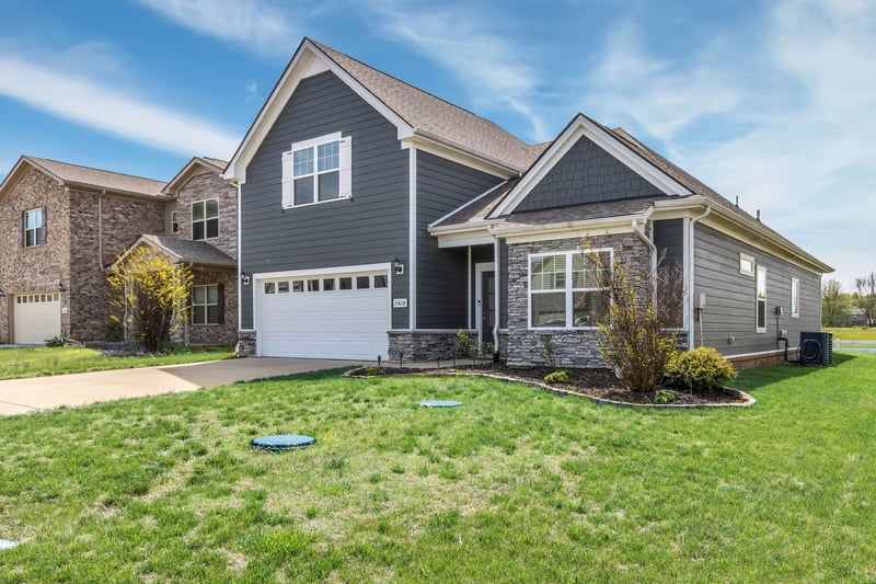 2424 Hollis Dr, Murfreesboro, TN 37127