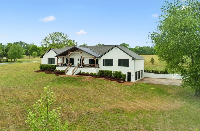1930 Rock Springs Rd, Columbia, TN 38401