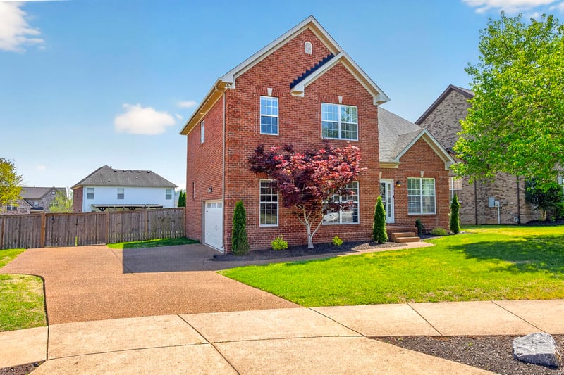 102 Latham Ct, Hendersonville, TN 37075
