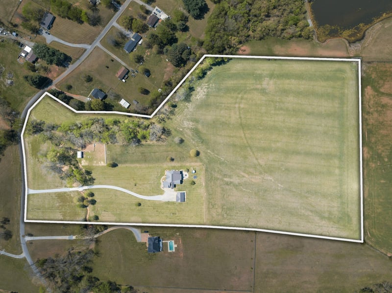 3988 Fykes Grove Rd, Cedar Hill, TN 37032