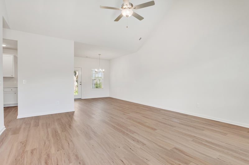100 Centennial Ln, Columbia, TN 38401