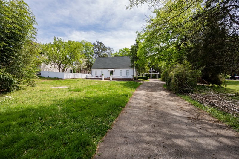 2866 N Thompson Ln, Murfreesboro, TN 37129