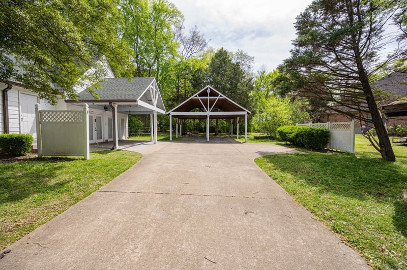 2866 N Thompson Ln, Murfreesboro, TN 37129