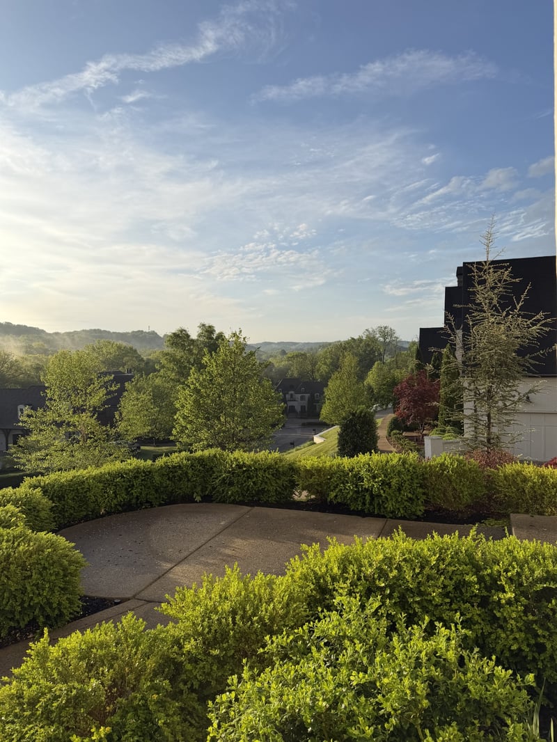 1077 Stockett Dr, Nashville, TN 37221