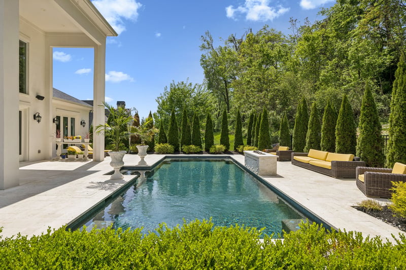 1077 Stockett Dr, Nashville, TN 37221