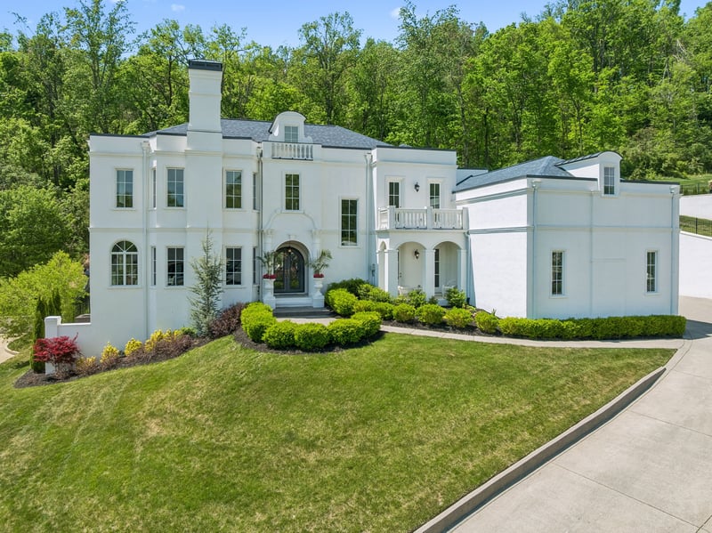 1077 Stockett Dr, Nashville, TN 37221