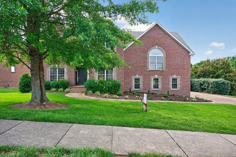1030 Tower Hill Ln, Hendersonville, TN 37075