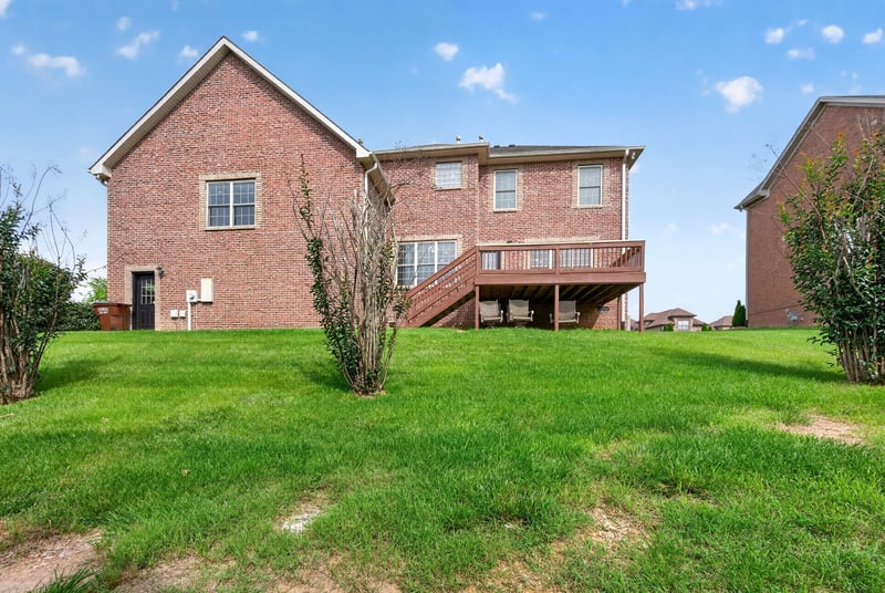 1030 Tower Hill Ln, Hendersonville, TN 37075