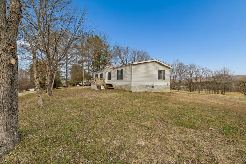 9 Cordell Hull Ln, Elmwood, TN 38560