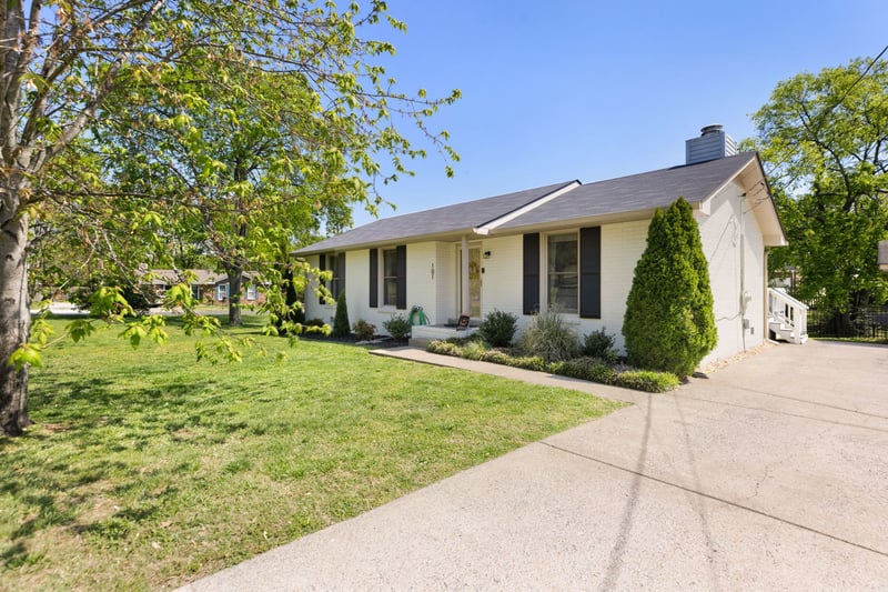 101 Forest View Dr, Hendersonville, TN 37075