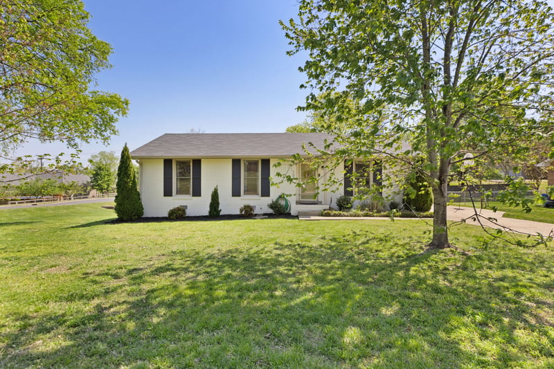101 Forest View Dr, Hendersonville, TN 37075