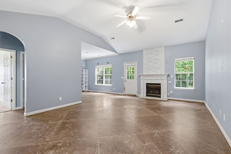 2646 Churchill Dr, Thompsons Station, TN 37179