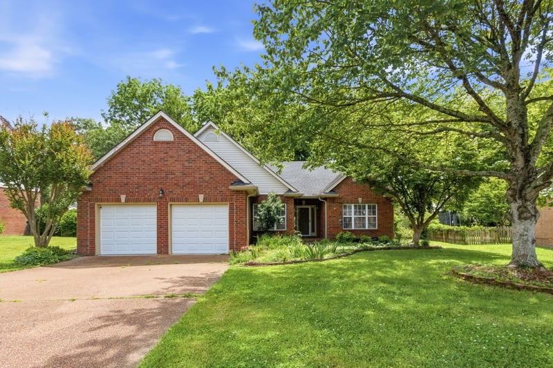 2646 Churchill Dr, Thompsons Station, TN 37179