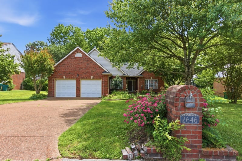 2646 Churchill Dr, Thompsons Station, TN 37179