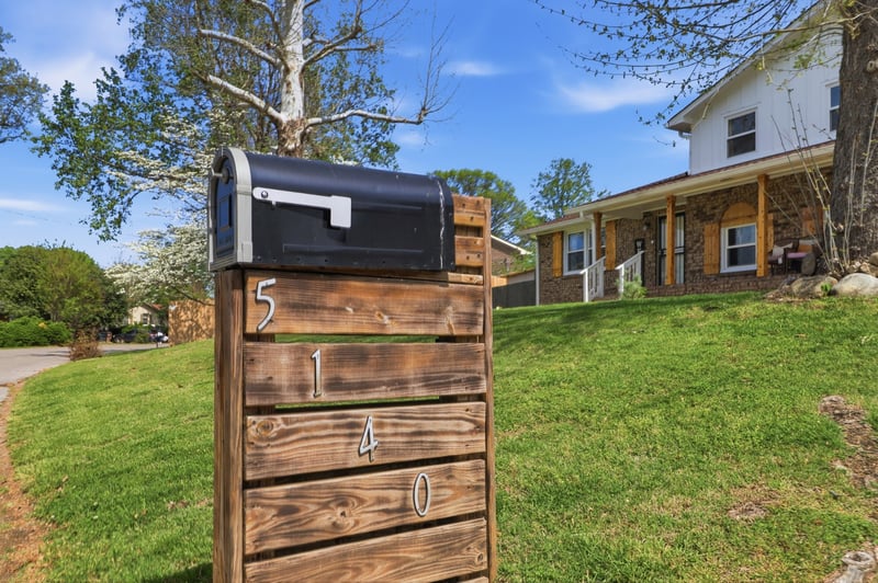 5140 Whitaker Dr, Nashville, TN 37211