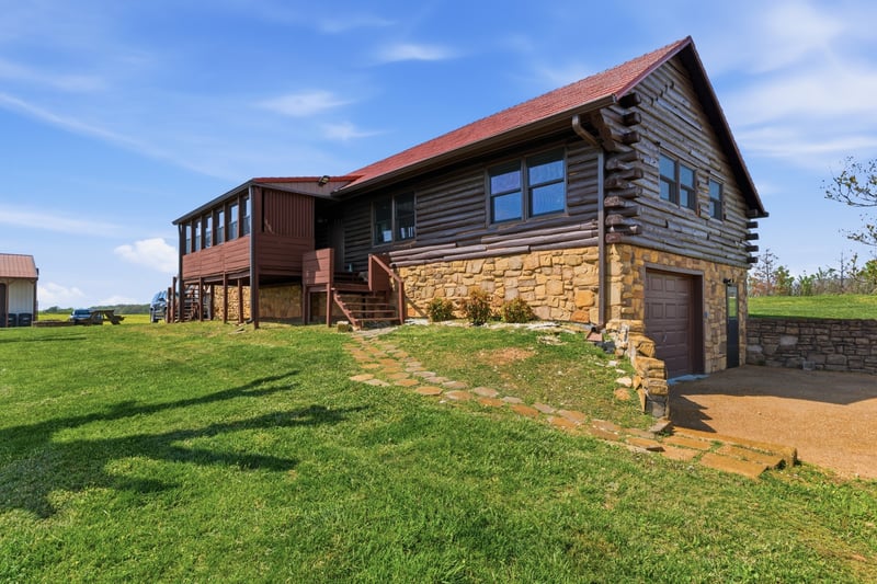 6660 Highland Rd, Portland, TN 37148