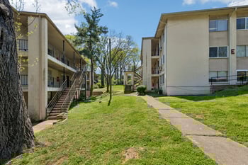 550 Harding Pl #E113, Nashville, TN 37211