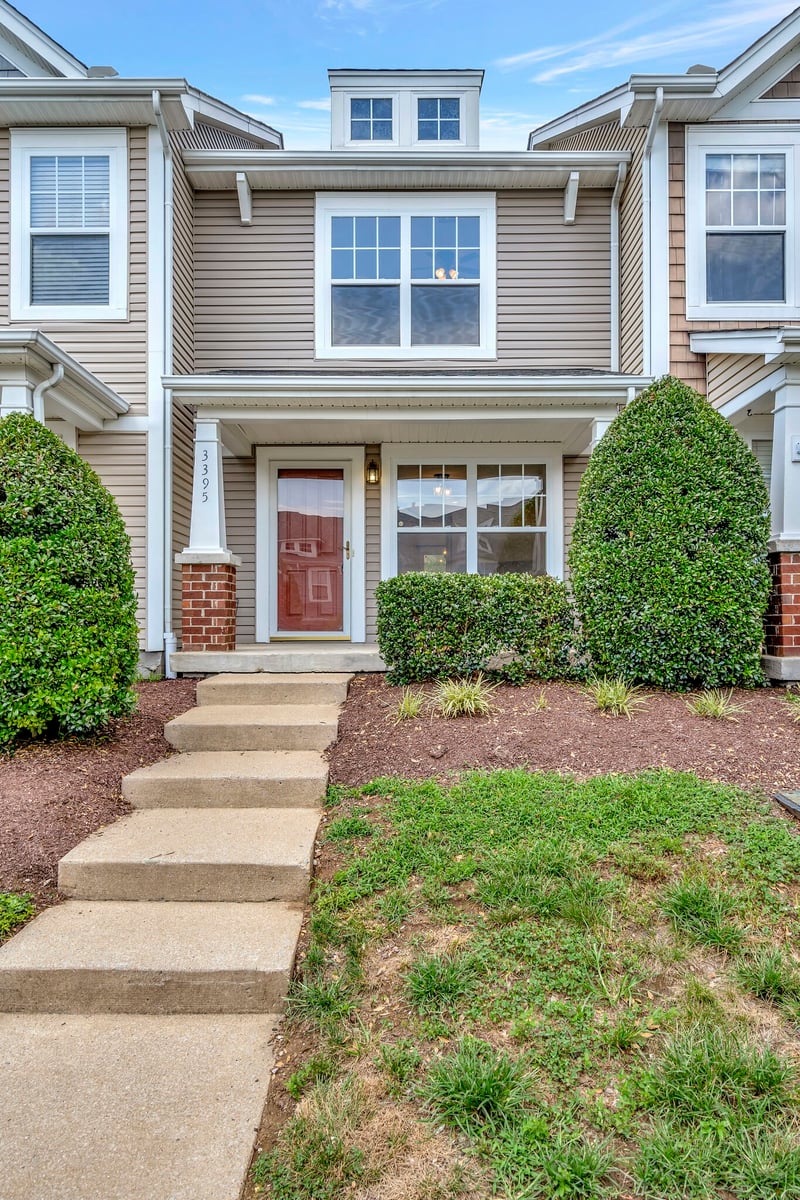 3395 Harpeth Springs Dr, Nashville, TN 37221