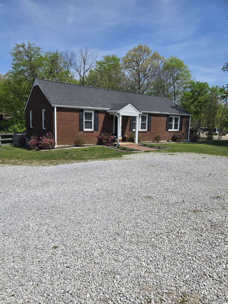 1605 New Dry Hollow Rd, Vanleer, TN 37181