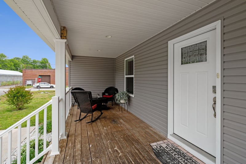 403 W College St, Watertown, TN 37184