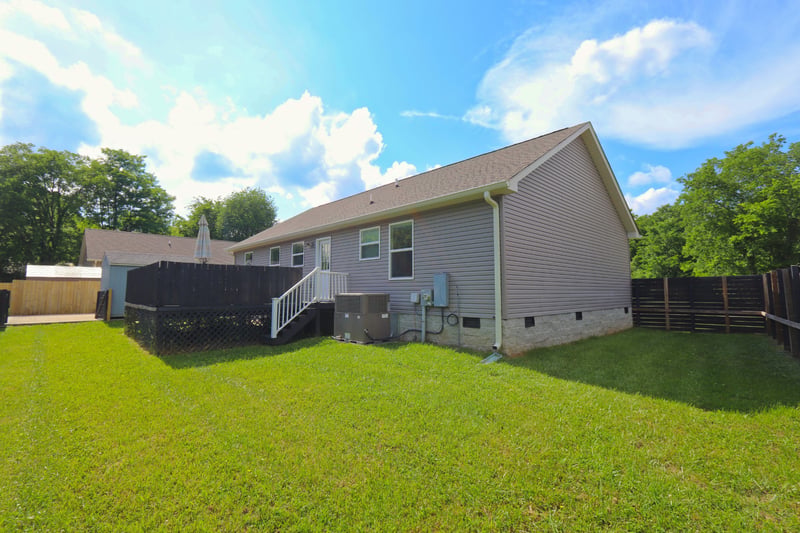 403 W College St, Watertown, TN 37184