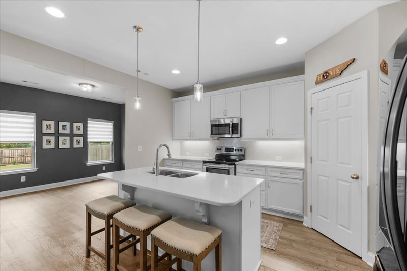 585 Oakvale Ln, Mount Juliet, TN 37122