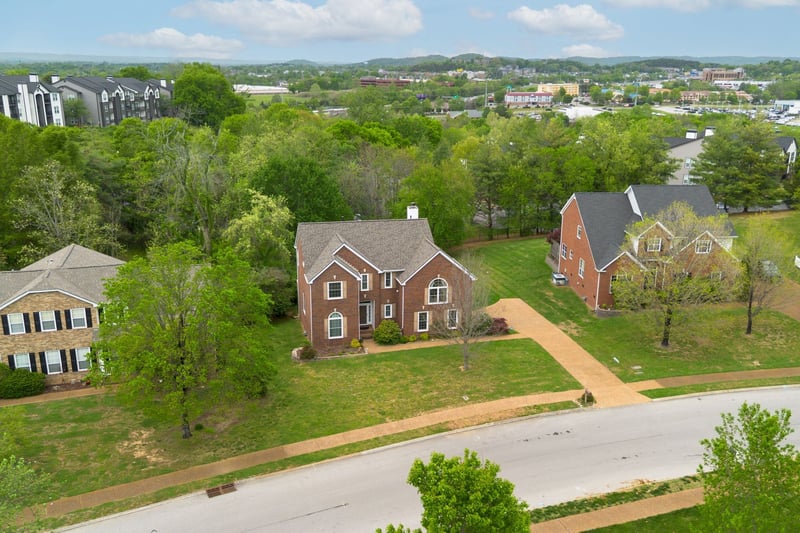 369 Dandridge Dr, Franklin, TN 37067