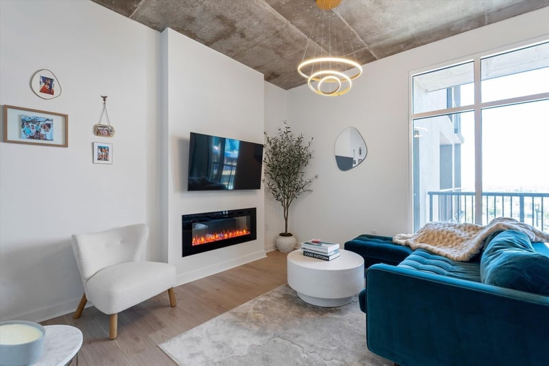 1510 Demonbreun St #807, Nashville, TN 37203