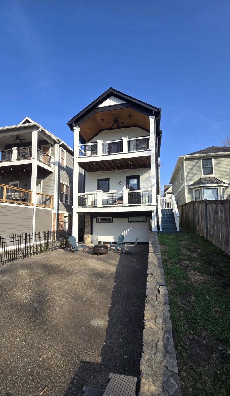 911 Phillips St, Nashville, TN 37208