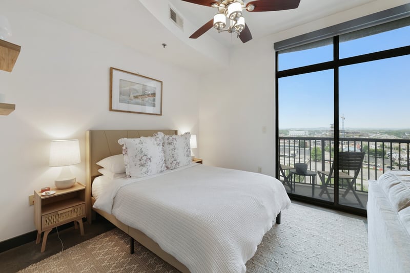 1510 Demonbreun St #906, Nashville, TN 37203