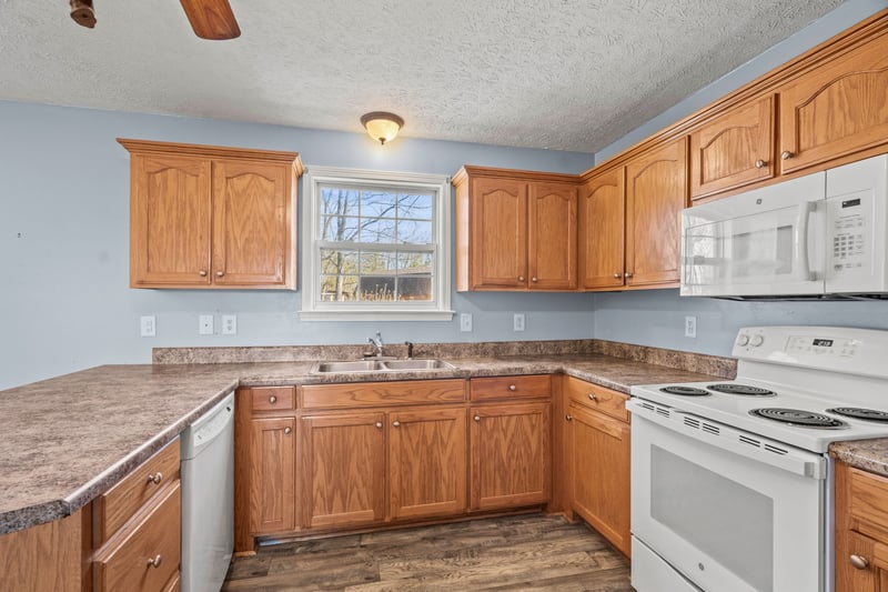 6041 Mcdaniels Rd, Springfield, TN 37172