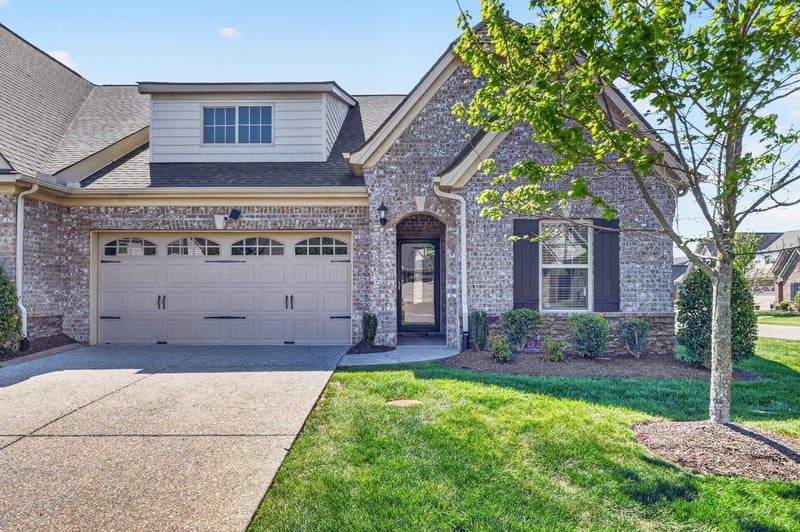1386 Whispering Oaks Dr, Lebanon, TN 37090