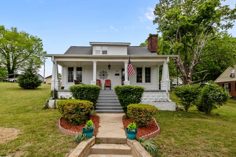 412 High St, Dickson, TN 37055