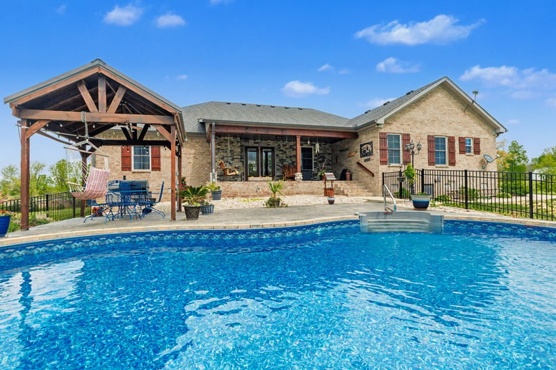 1560 Fairfield Rd, Westmoreland, TN 37186