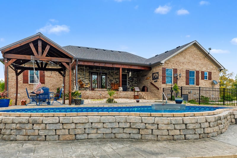 1560 Fairfield Rd, Westmoreland, TN 37186