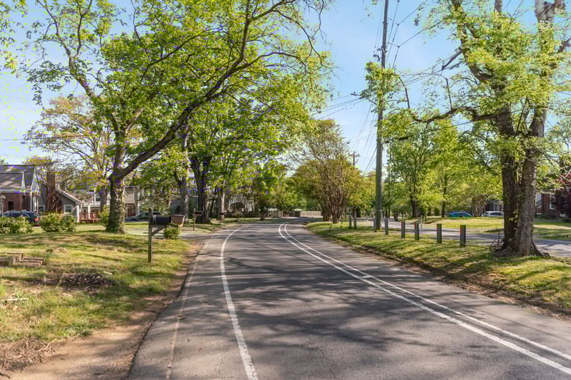 2310 Riverside Dr, Nashville, TN 37216