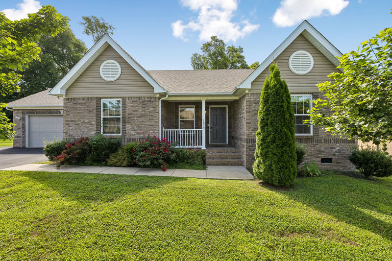 1909 Susan Rd, Columbia, TN 38401
